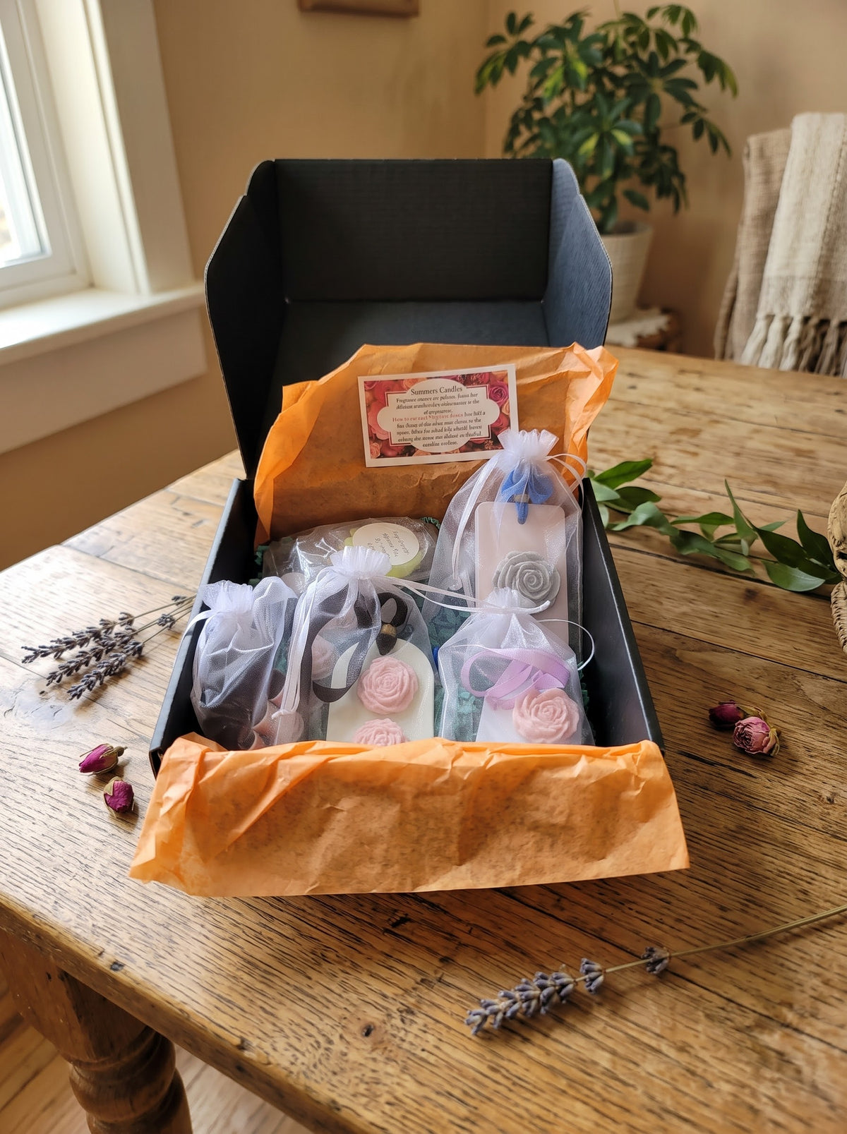 The Botanical Hanging Scent Trio: Hand-Poured Mineral Floral Stones & 4 Clean Fragrance Oils Gift Box - Summers Candles